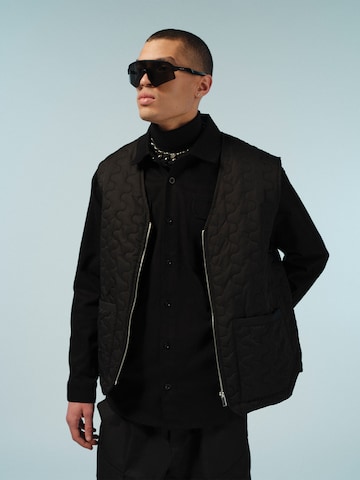 Pacemaker Vest 'Damien' in Black: front