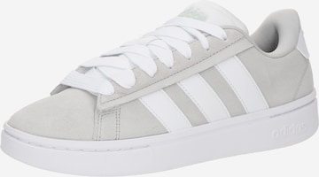 pilka ADIDAS SPORTSWEAR Sportbačiai be auliuko 'Grand Court Alpha 00s': priekis