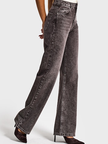 IT'S BASIC Regular Jeans 'EMMA STRAIGHT MID RISE JEANS' in Zwart