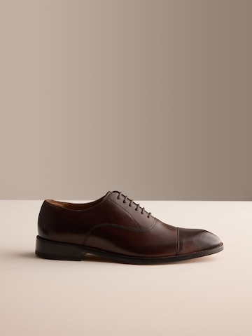 Chaussure à lacets Next en marron