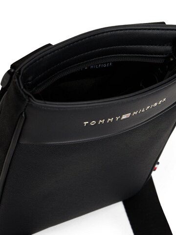 TOMMY HILFIGER Crossbody Bag in Black