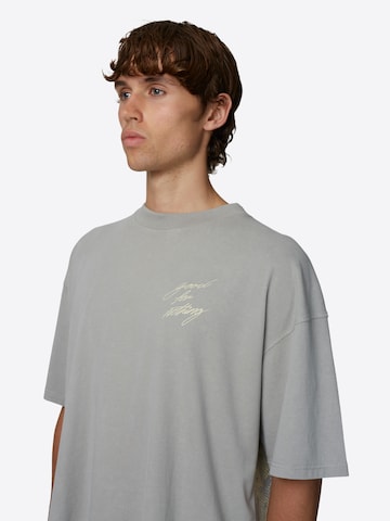 Maglietta di Good For Nothing in grigio