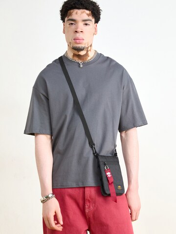 ALPHA INDUSTRIES Torba na ramię w kolorze czarny