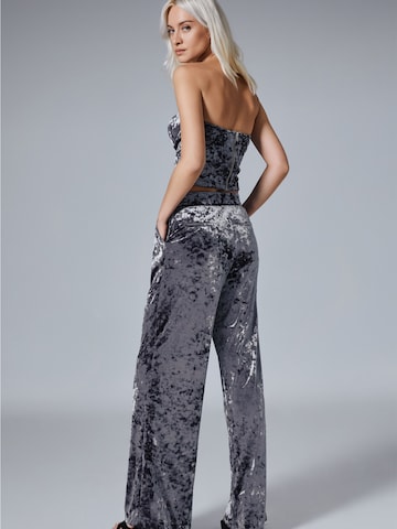 Top di 4TAILORS in grigio