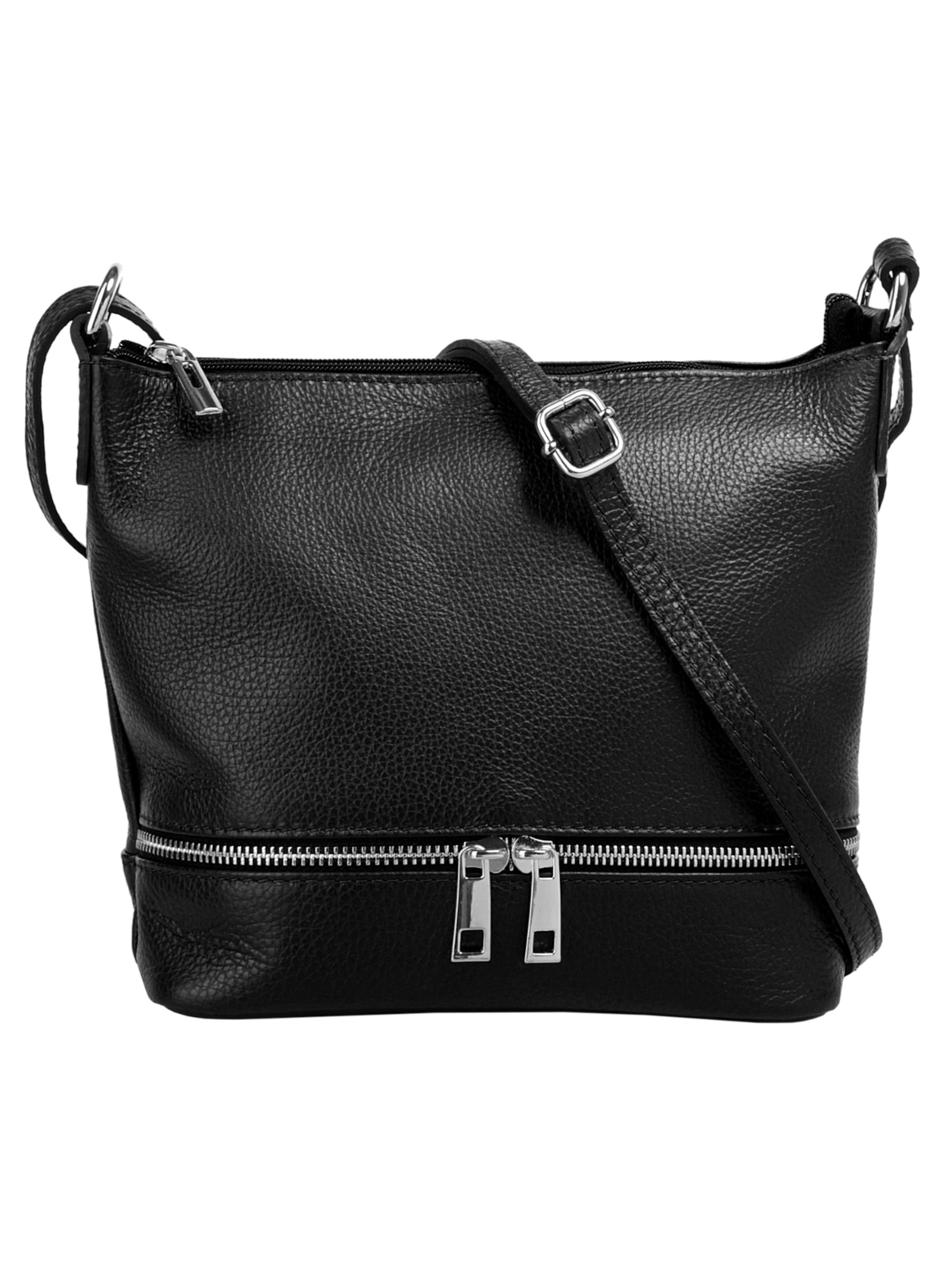 Cluty Crossbody Bag in Black: front