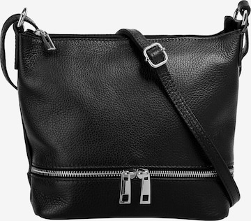 Cluty Crossbody Bag in Black: front