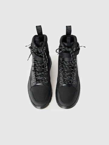 Dr. Martens Nauhabootsit värissä musta