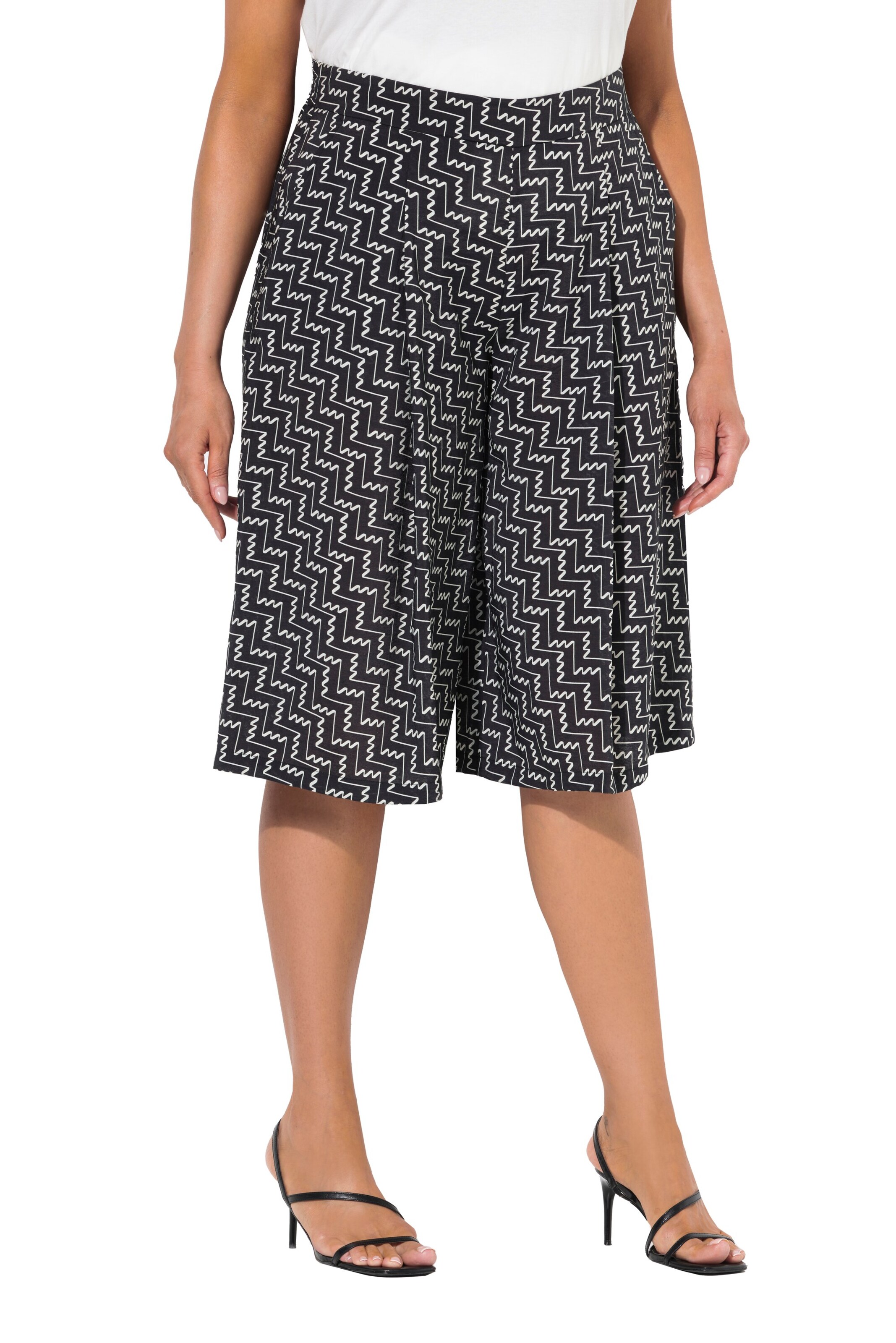 Ulla Popken Wide leg Trousers in Black: front