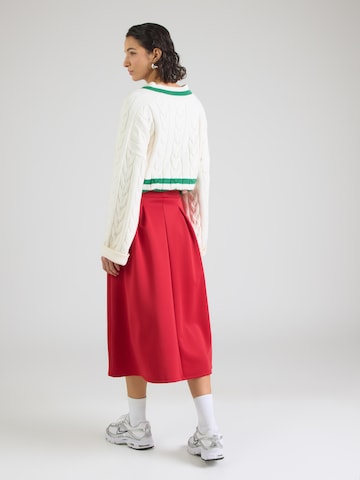 Fustă 'Melinda' de la ABOUT YOU pe roșu