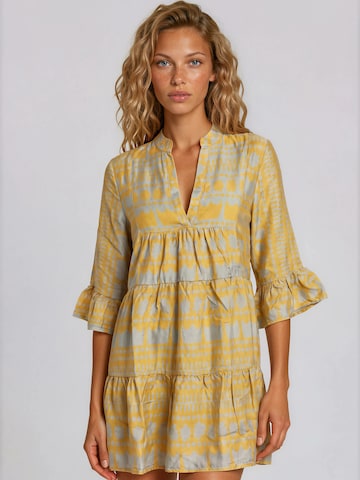 Robe d’été 'BEACHWEAR EMBROIDERY CROWN' Pink Label en jaune