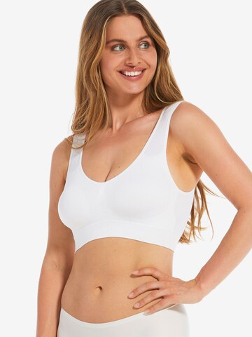 MAGIC Bodyfashion Regular Bra in White: front