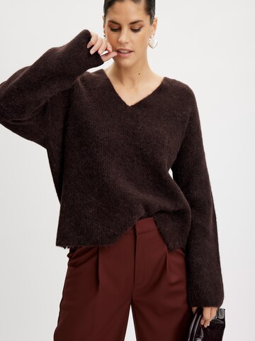 Pull-over 'Alpha' Gestuz en marron