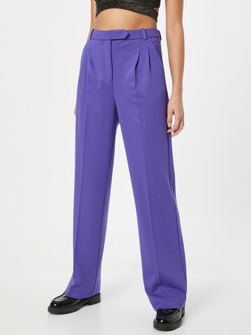 Designers Remix Loose fit Pleat-Front Pants 'Zoe' in Purple: front