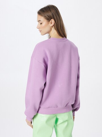 Gina Tricot Sweatshirt 'Riley' in Lila