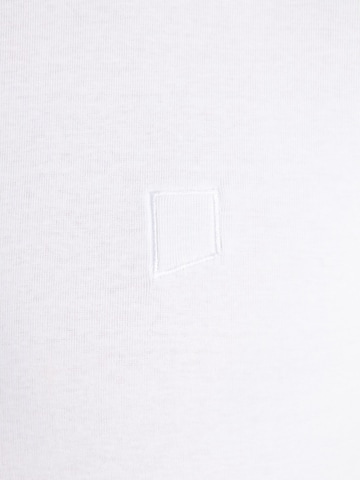 CHASIN' Shirt in White