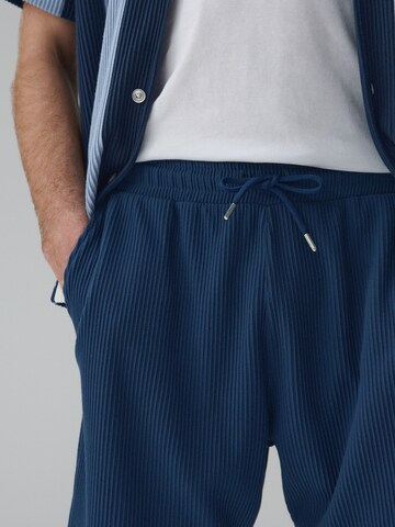 Next Regular Shorts in Blau