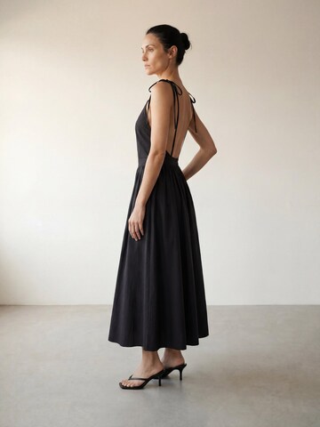 ARMIE Dress 'The Heidi' in Black