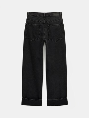 Pull&Bear Voľný strih Džínsy - Čierna