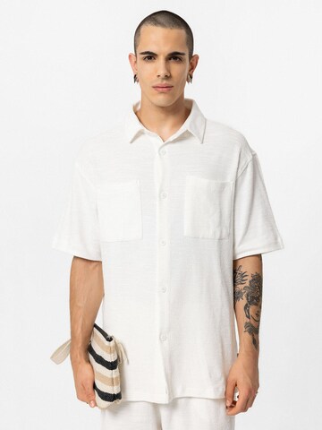 VAMOS CLO Button Up Shirt 'Moselle' in White: front