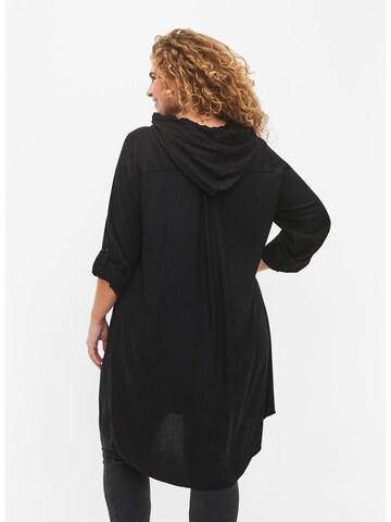 Robe-chemise 'Calilo' Zizzi en noir