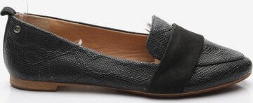 UGG Flats & Loafers in 37 in Black: front
