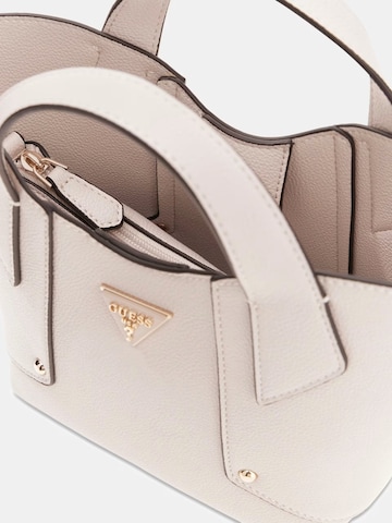 GUESS Skuldertaske i pink
