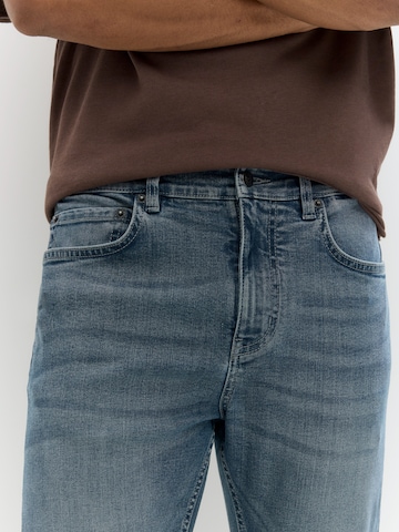 Pull&Bear Slimfit Farkut värissä sininen