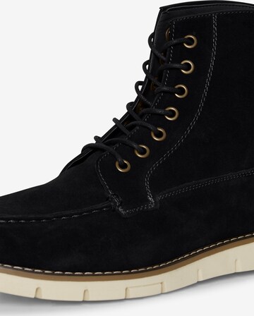 BLEND Lace-Up Boots in Black