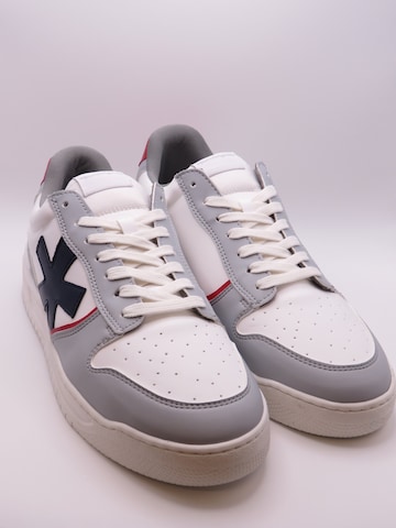 BORN ORIGINALS - Calzado deportivo con cordones 'Drew' en blanco