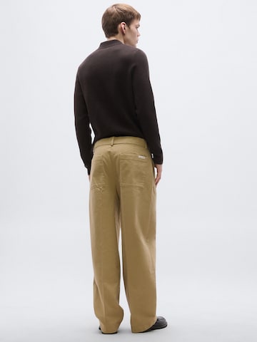 Loosefit Pantalon à pince '90S' Calvin Klein Jeans en marron : derrière