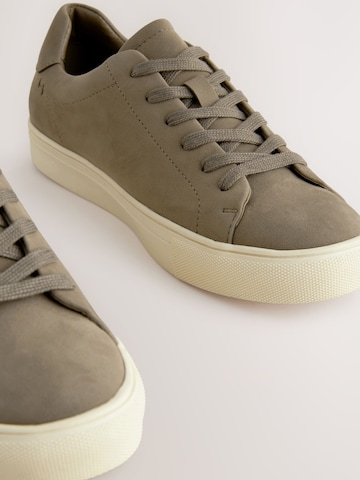Sneaker bassa di Next in grigio