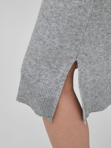 VILA Strickkleid in Grau