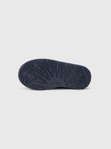 Bocanci de zăpadă 'CLASSIC ULTRA MINI' de la UGG pe albastru