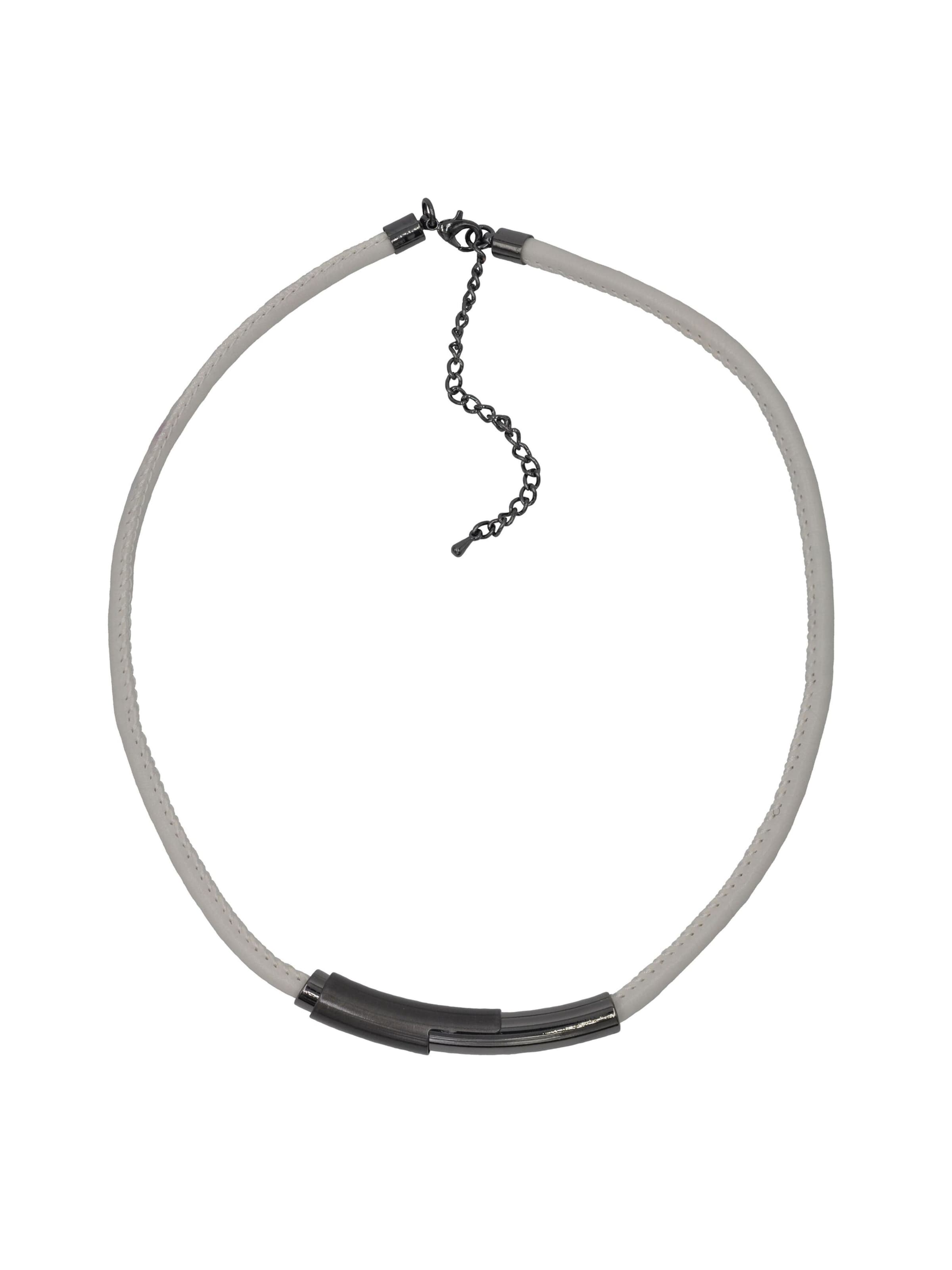 Chaîne Steuer en blanc : devant