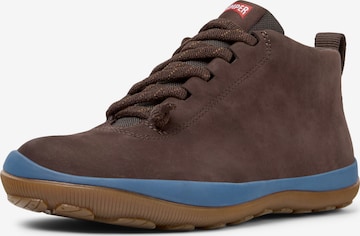 CAMPER Enkellaarsje 'Peu Pista' in Bruin: voorkant