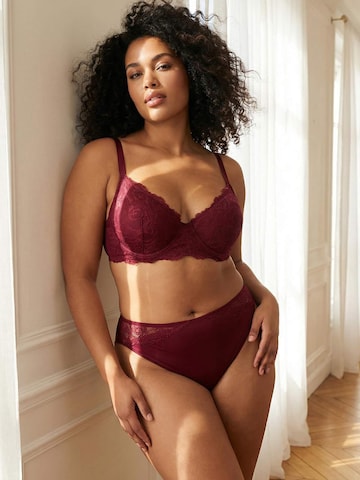 Invisible Ensemble de linge Trendyol Curve en rouge : devant