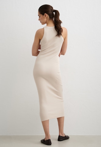 Abito 'Ease' di Aim'n in beige