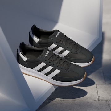 ADIDAS SPORTSWEAR Låg sneaker 'Run 70S 2.0' i svart