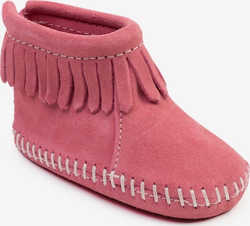 Minnetonka Low shoe in Pink