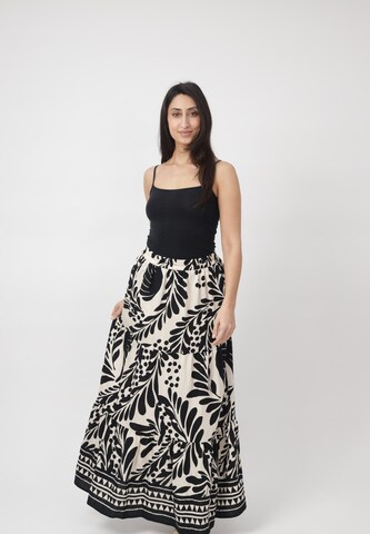 Elara Rok in Zwart: voorkant