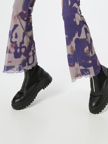 Bootcut Pantalon 'Cecile' WEEKDAY en violet