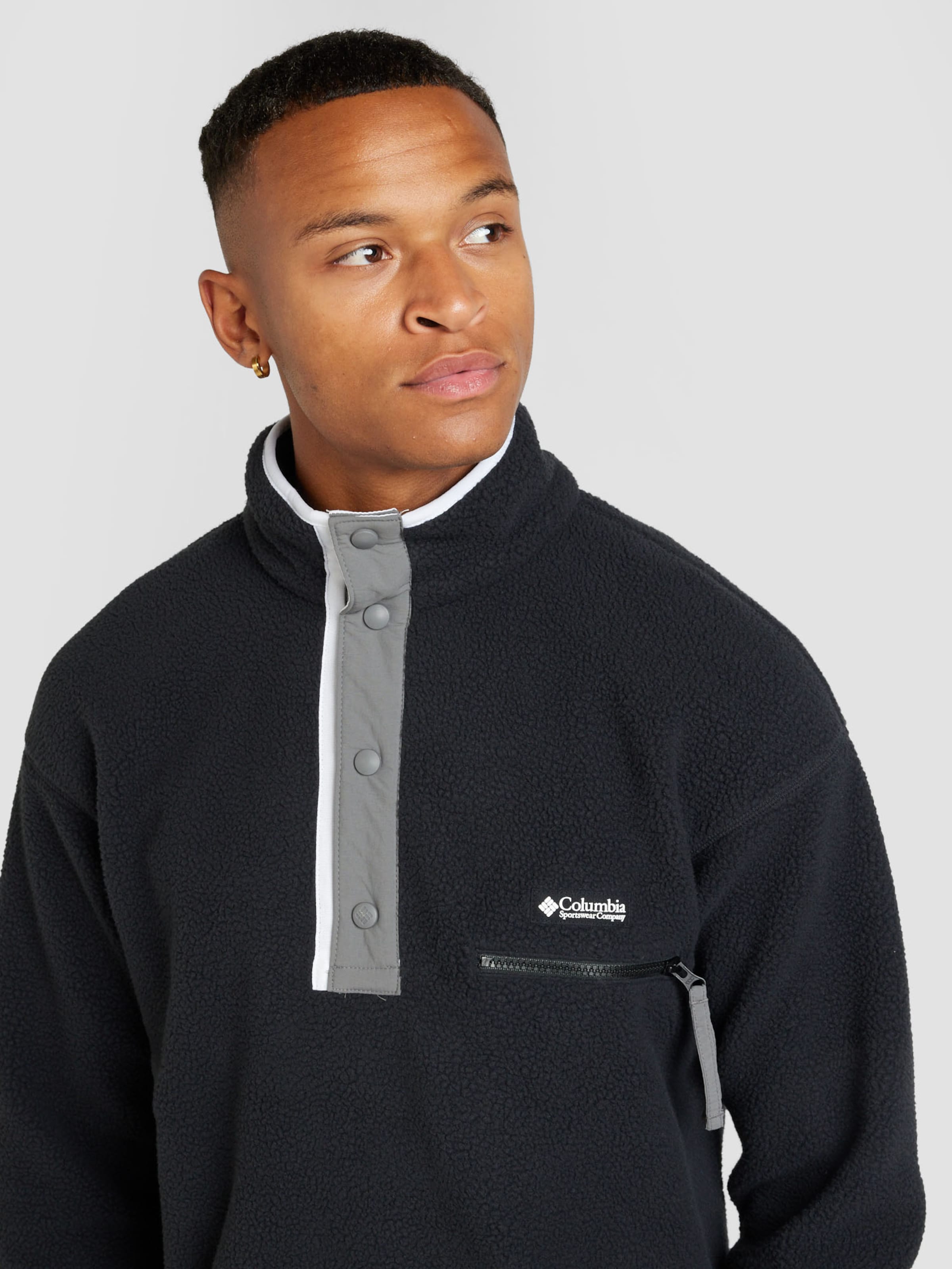 Columbia black sweater online
