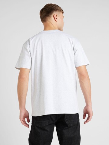 Tricou 'American Script' de la Carhartt WIP pe gri