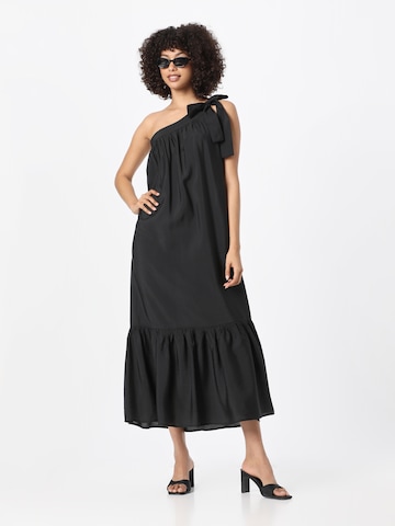 Robe d’été co'couture en noir