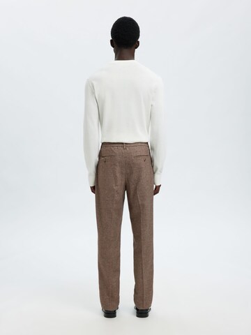 Regular Pantalon à pince SELECTED en marron