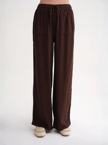 MixRay Wide leg Broek in Bruin: voorkant