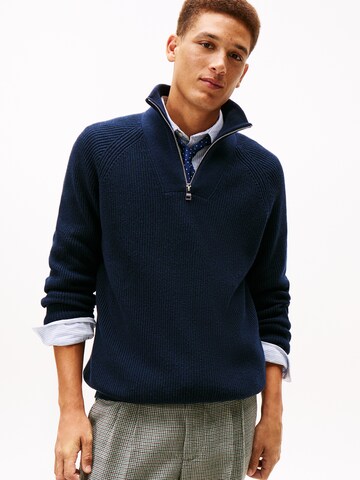 TOMMY HILFIGER Sweater in Blue: front