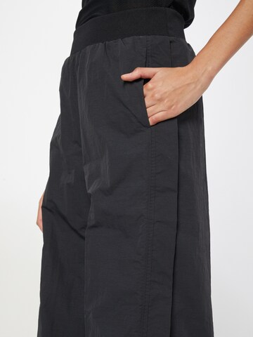 Nike Sportswear Wide leg Παντελόνι σε μαύρο