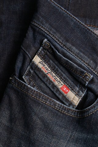 DIESEL Jeans in 27 x 32 in Blue