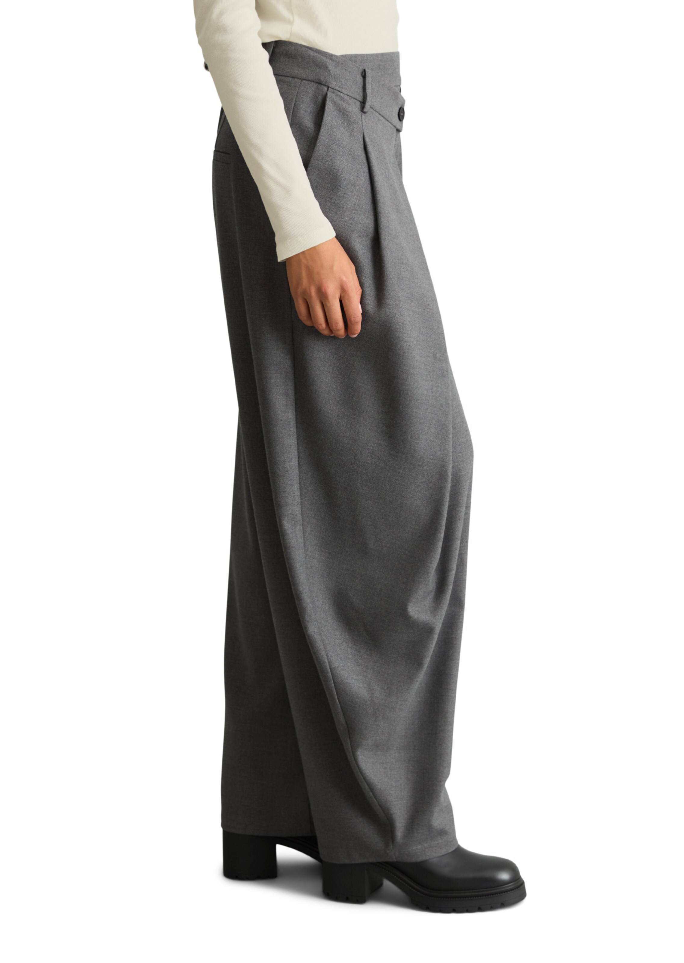Marc O'Polo DENIM Loose fit Pants in Grey: front